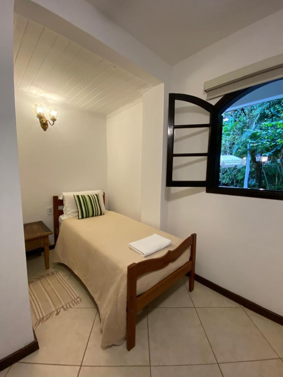 Aratinga Inn Vila do Abraao ภายนอก รูปภาพ