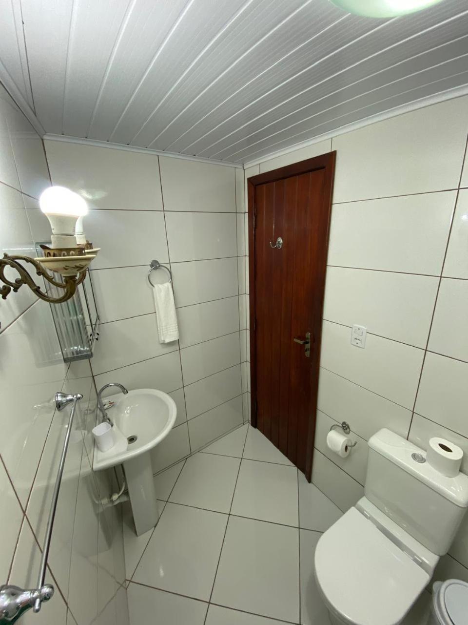 Aratinga Inn Vila do Abraao ภายนอก รูปภาพ